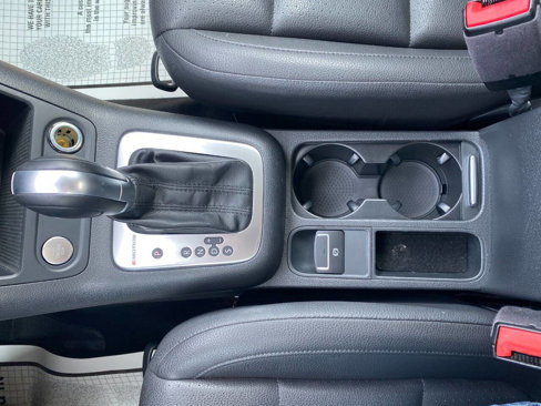 Used 2017 Volkswagen Tiguan S image 17