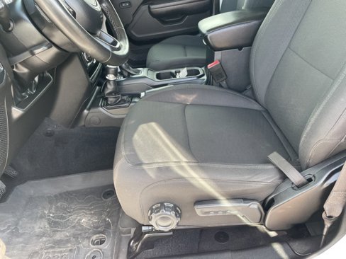 Used 2022 Jeep Gladiator Sport image 17