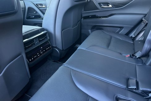 New 2025 Lexus LX 600 4WD w/ Luxury Package image 9