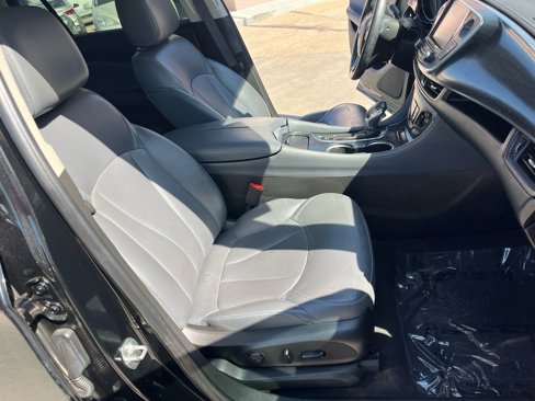 Used 2019 Buick Envision Essence image 24