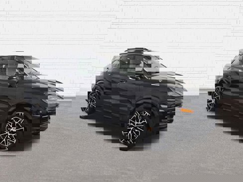Used 2024 Porsche Cayenne image 1