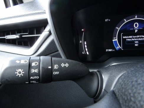 Used 2024 Toyota Corolla Cross XLE image 41