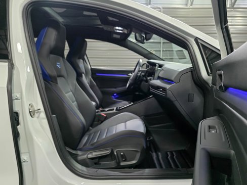 Used 2024 Volkswagen Golf R image 16