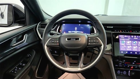 Used 2022 Jeep Grand Cherokee Altitude image 16