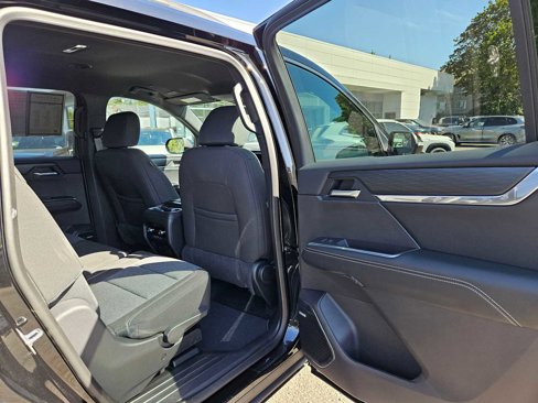 Used 2025 GMC Acadia Elevation image 14