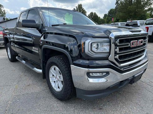 Used 2017 GMC Sierra 1500 SLE image 4