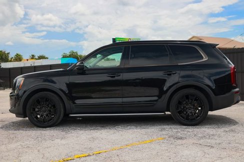 Used 2021 Kia Telluride EX w/ EX Premium Package image 4