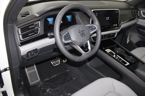 New 2026 Volkswagen Atlas Cross Sport SEL R-Line image 4