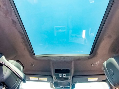 New 2025 Land Rover Defender 110 X image 51