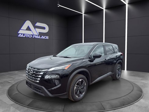 Used 2024 Nissan Rogue SV image 1