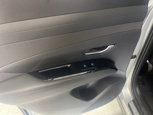 Used 2025 Hyundai Tucson Limited image 29