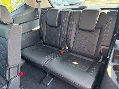 Certified 2025 Volkswagen Atlas SE image 26