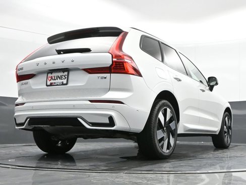 New 2025 Volvo XC60 T8 Plus w/ Protection Package Premier image 40