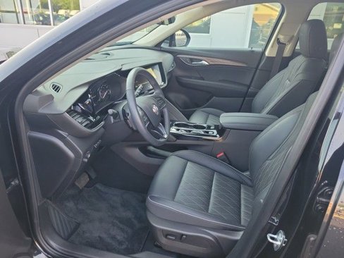 Used 2023 Buick Envision Avenir image 11