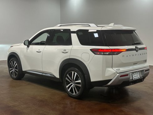 Used 2024 Nissan Pathfinder Platinum image 31