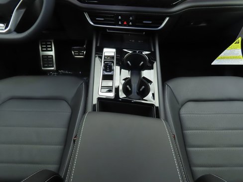 New 2026 Volkswagen Atlas Cross Sport SEL R-Line image 16