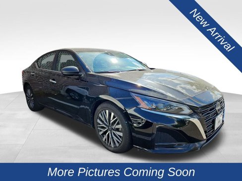 Used 2024 Nissan Altima 2.5 SV image 1