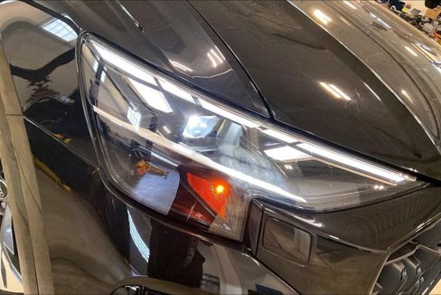 Certified 2025 Audi Q8 Premium image 28