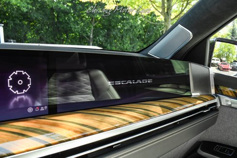 Used 2025 Cadillac Escalade ESV Sport Platinum w/ LPO, Floor Liner Package image 19