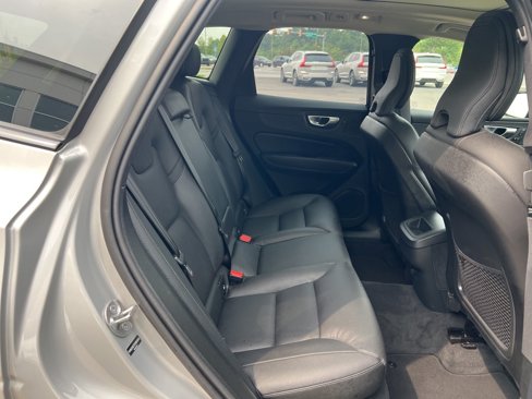 Certified 2025 Volvo XC60 B5 Plus image 32