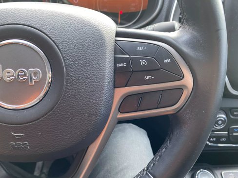 Used 2019 Jeep Cherokee Latitude Plus image 15
