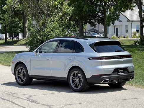 New 2025 Porsche Cayenne image 3