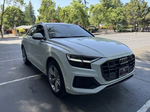 Used 2019 Audi Q8 Premium Plus w/ Premium Plus image 3