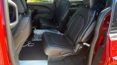 New 2026 Chrysler Voyager LX image 20