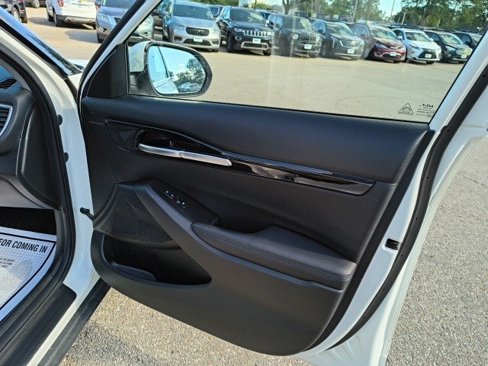 Used 2023 Kia Seltos S w/ Navigation Package image 17
