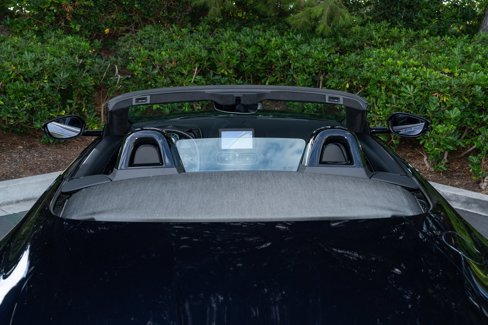 Used 2023 Aston Martin V8 Vantage Roadster image 8