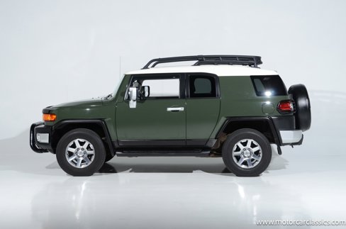 Used 2014 Toyota FJ Cruiser 4WD image 9