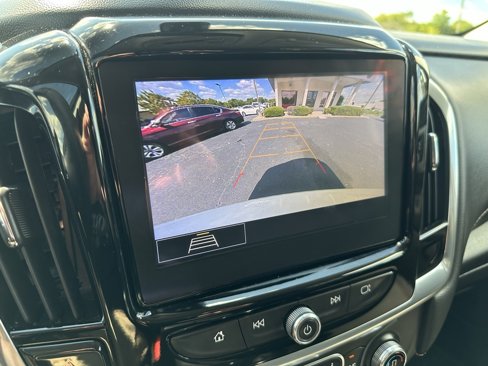 Used 2021 Chevrolet Traverse LT image 28