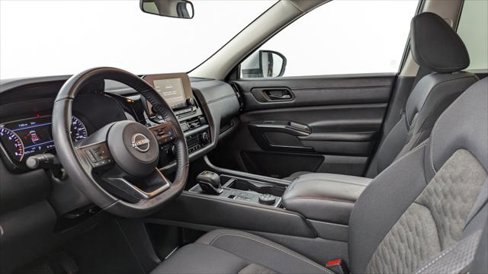 Used 2025 Nissan Pathfinder SV image 24