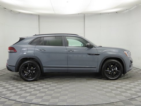 New 2026 Volkswagen Atlas Cross Sport SEL R-Line image 4