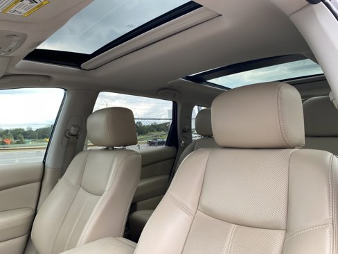 Used 2019 Nissan Pathfinder Platinum image 11