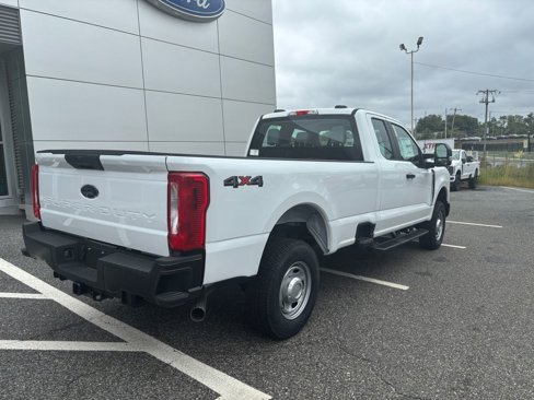 New 2025 Ford F250 XLT image 10