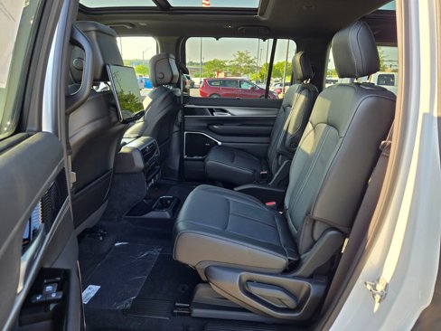 New 2025 Jeep Wagoneer Series III image 26