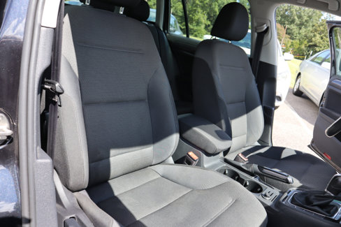 Used 2018 Volkswagen Golf S image 22