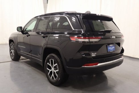 New 2025 Jeep Grand Cherokee Limited image 7