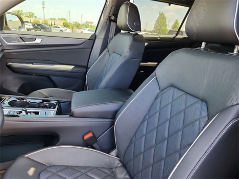 New 2025 Volkswagen Atlas Cross Sport SEL Premium R-Line image 15