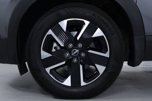Used 2025 Nissan Kicks SV image 32