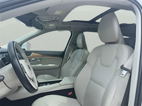 Used 2022 Volvo XC90 T8 Inscription Expression w/ Climate Package image 16