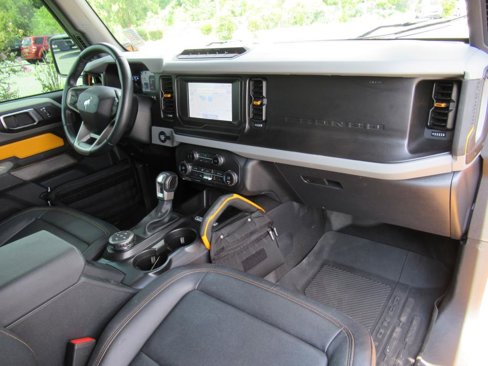 Used 2021 Ford Bronco Badlands image 14