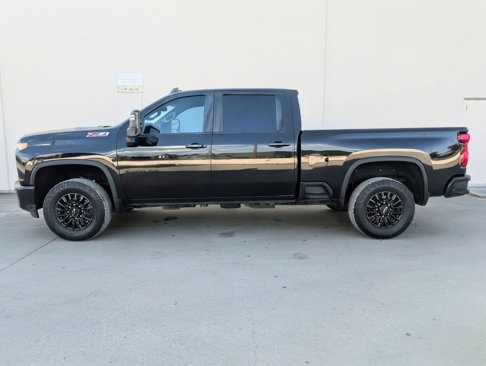 Used 2021 Chevrolet Silverado 2500 LT w/ Midnight Edition image 5