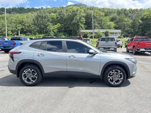 Used 2025 Chevrolet Trax LT w/ Driver Confidence Package image 6