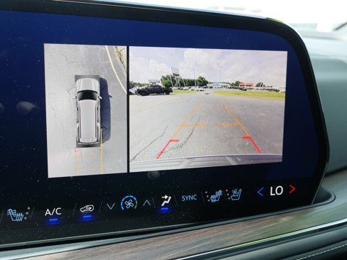 New 2025 Chevrolet Suburban Premier image 22