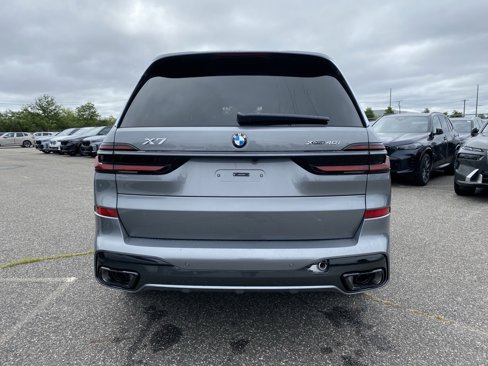 New 2026 BMW X7 xDrive40i w/ Executive Package image 3