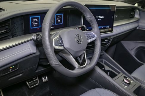 New 2025 Volkswagen Tiguan SE R-Line image 20
