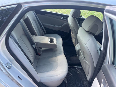 Used 2015 Hyundai Sonata SE w/ Winter Package image 12