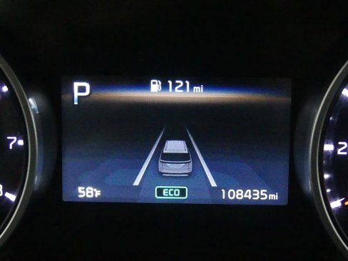 Used 2022 Kia Carnival LX image 32